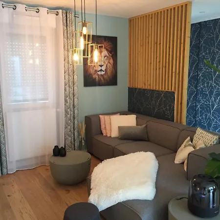 Agreable Maison Neuve Centre-madeleine * أنجير