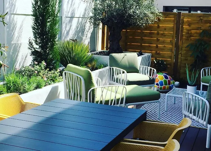 Agreable Maison Neuve Centre-madeleine Apartmán *